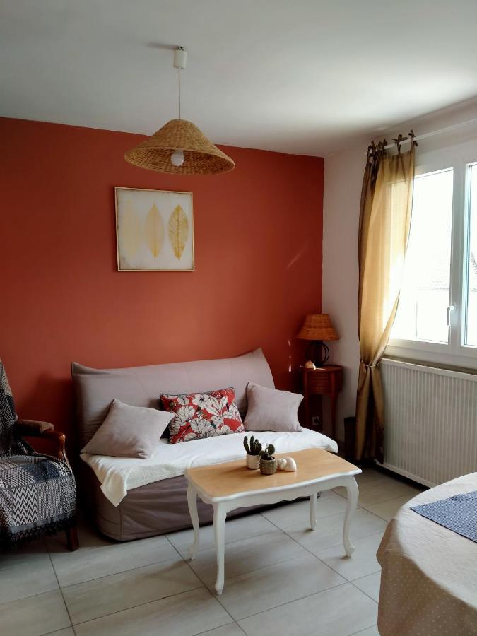 Le Citronnier Apartment ลามาลูส์-เลส์-แบ็งส์ ภายนอก รูปภาพ